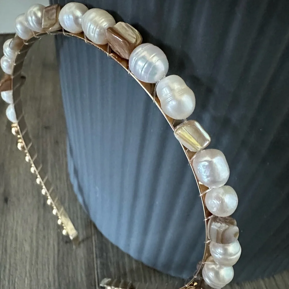 Elegance Gold Tone Headband With Imitation Pearls. - Picture 2 of 9
